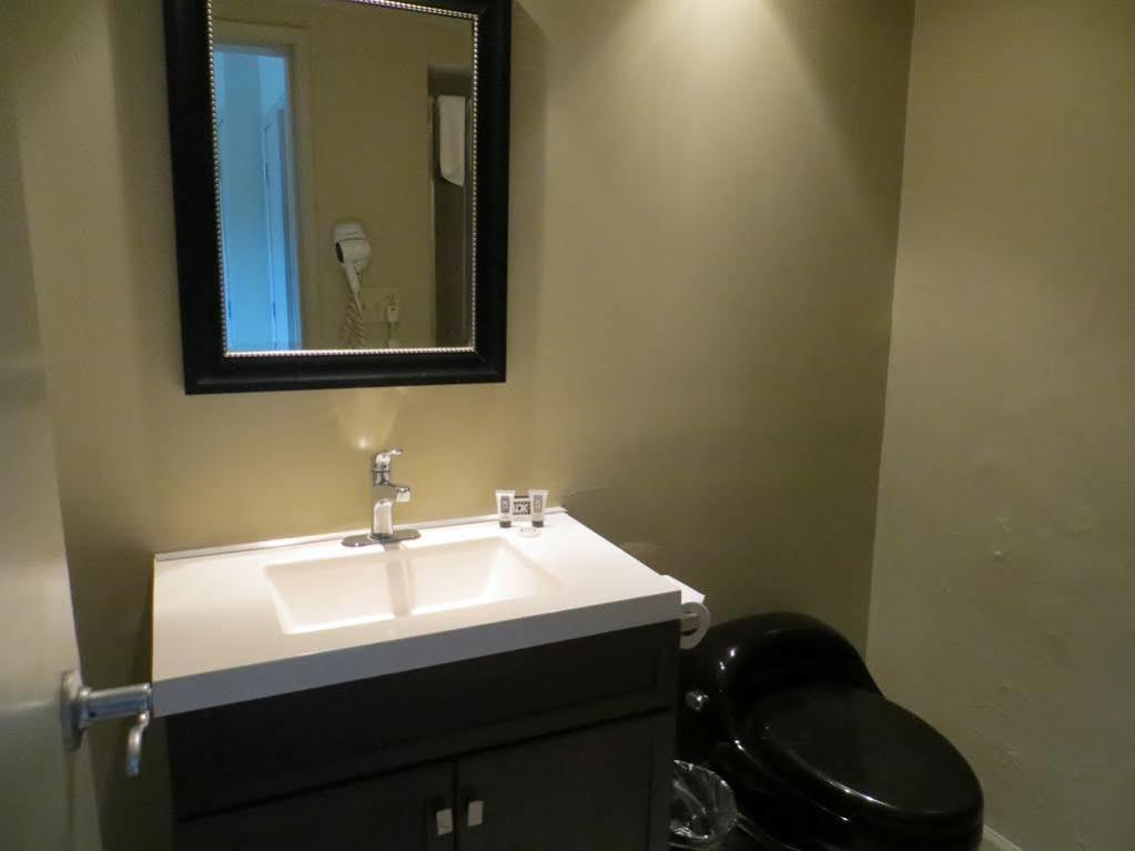 Sole Inn And Suites 彭萨科拉 外观 照片